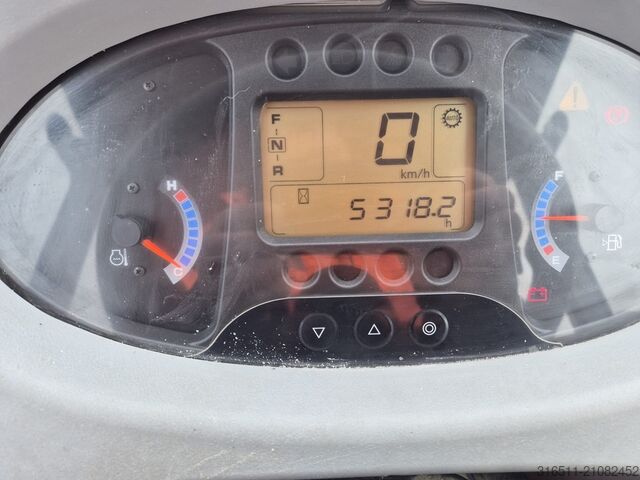 Radlader Hitachi ZW75