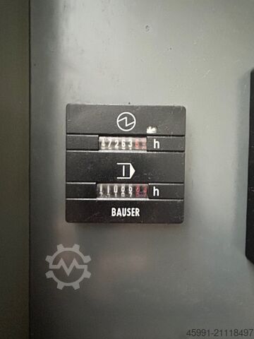 Vertikales Bearbeitungszentrum Deckel Maho 835V