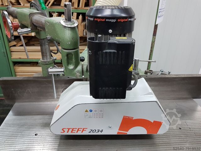 Table milling machine with feeder  