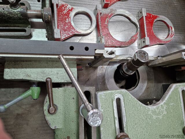 Table milling machine with feeder  