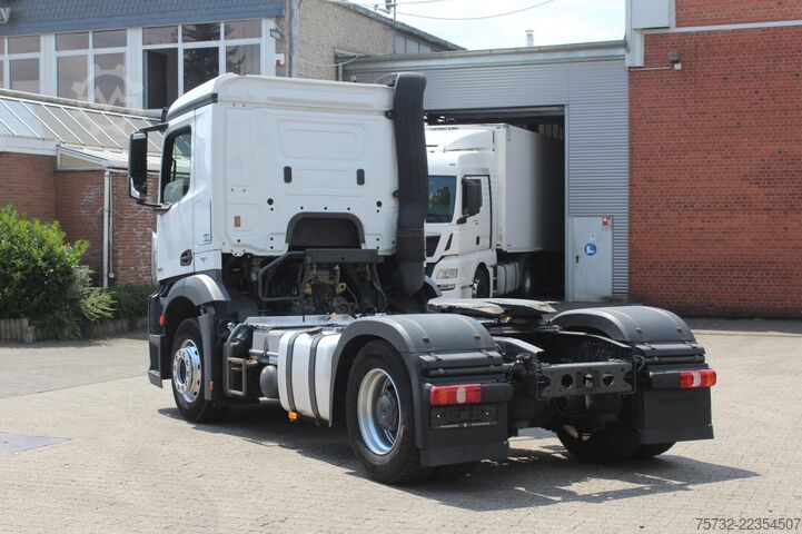 Standard tractor unit Mercedes-Benz Antos 1842   Anhähgerkupplung ACC Standheizung