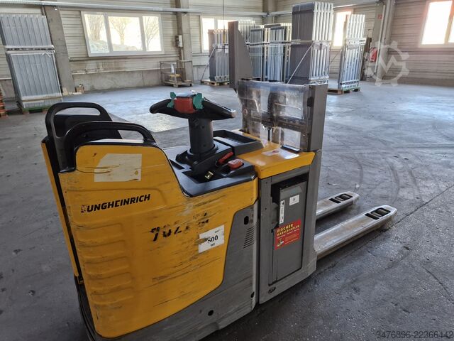 Manual pallet jack Jungheinrich ERD 220 Li