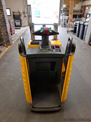 Manual pallet jack Jungheinrich ERD 220 Li