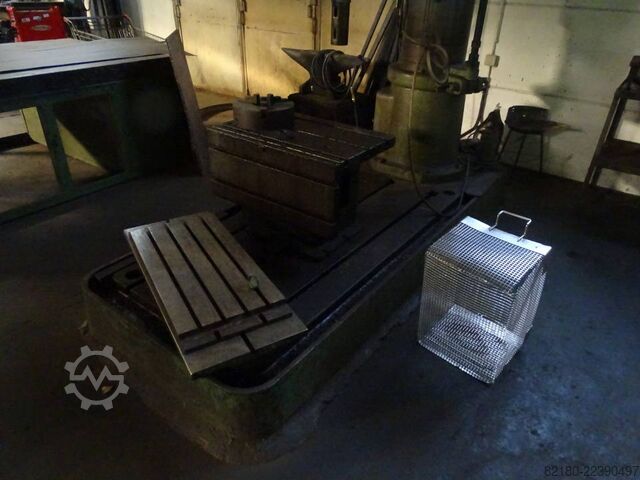 Radial drilling machine Radialbohrmaschine Kolb