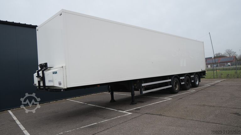 Koffer Jumbo Closed box trailer with chain system