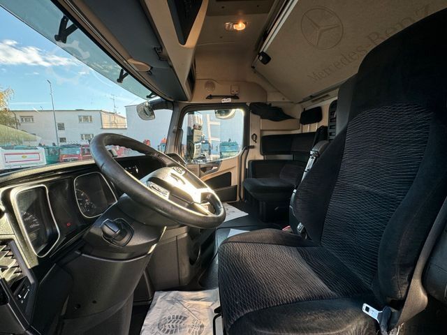 Standard tractor unit MERCEDES-BENZ Actros 1845 SZM 4x2 Streamspace *Retarder