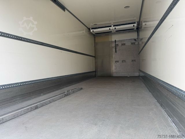 Kühlkoffer-LKW MAN 12.250 + Anhänger Durchlade