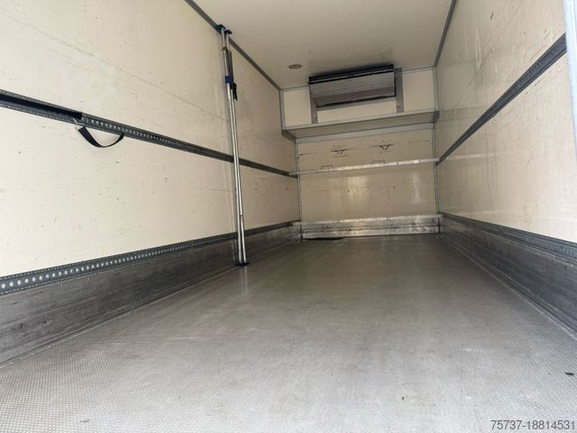 Kühlkoffer-LKW MAN 12.250 + Anhänger Durchlade