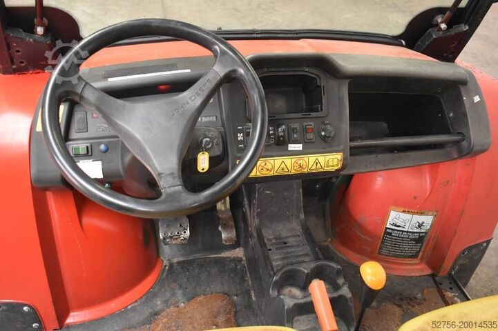John Deere Gator 4x2 mit Dach (defekt) John Deere Gator 4x2 mit Dach (defekt)