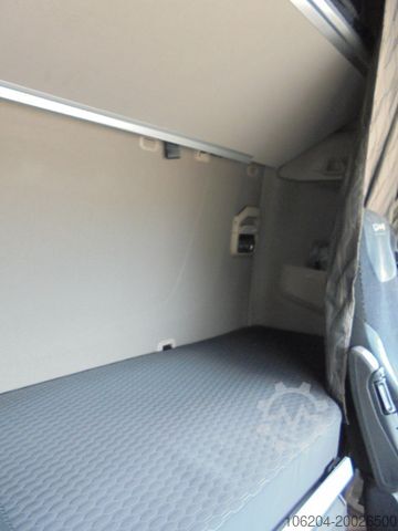 Volume tractor unit DAF XF480 FT Low Deck Sleeper High Cab Climate LCV