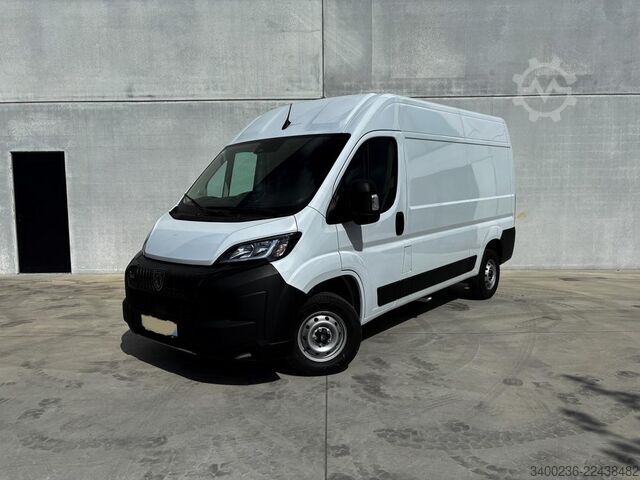 Delivery van Peugeot Boxer L2H2