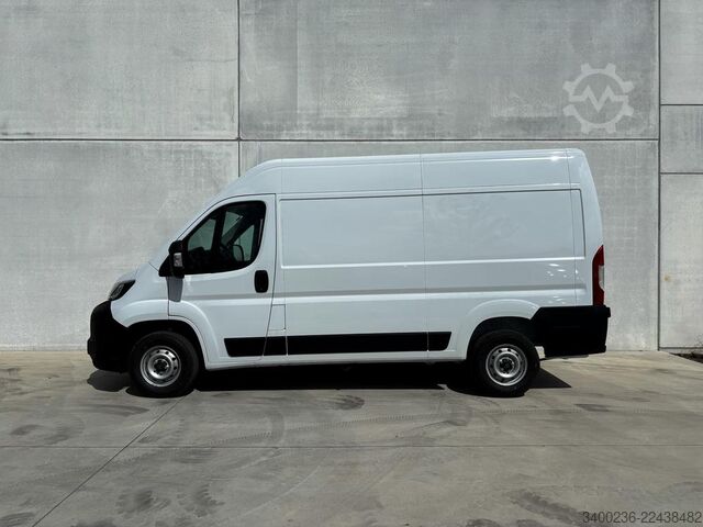 Delivery van Peugeot Boxer L2H2