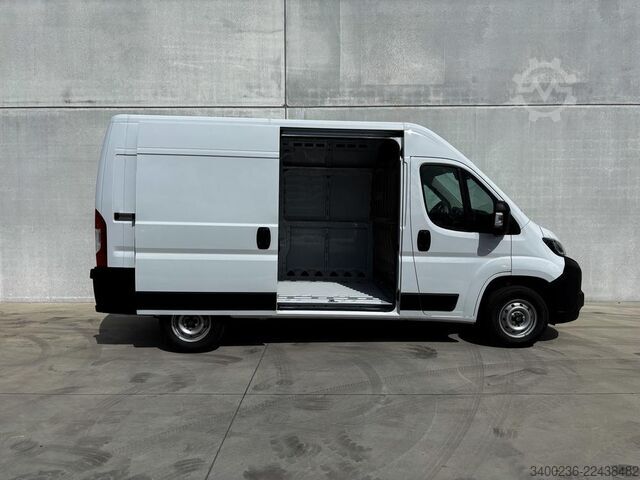 Delivery van Peugeot Boxer L2H2