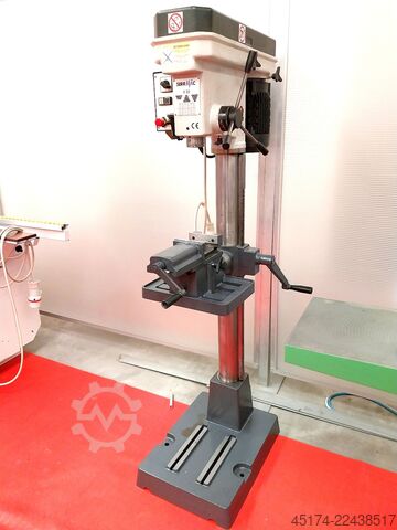 Plate drilling machine SERRMAC V 22