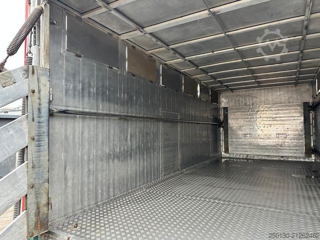 Cattle truck MERCEDES-BENZ Atego 1230L 4x2 1.Stock Viehtrasporter