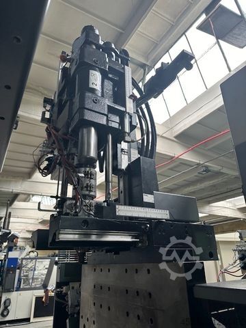 Injection molding machine Engel Victory 330H/200V/140 combi Ecodrive