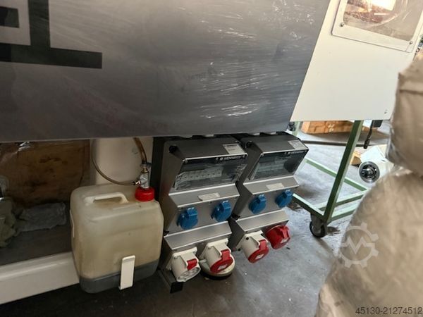 Injection molding machine Engel e-max 440/180