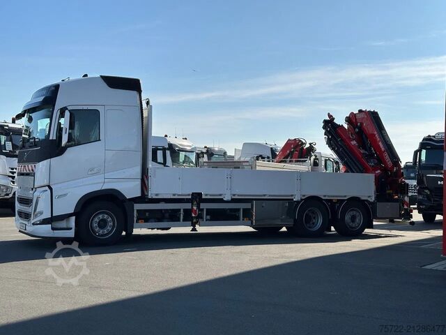 Containertransport Volvo FH 500 6x2 Containerpritsche mit FASSI 545RA.2.28