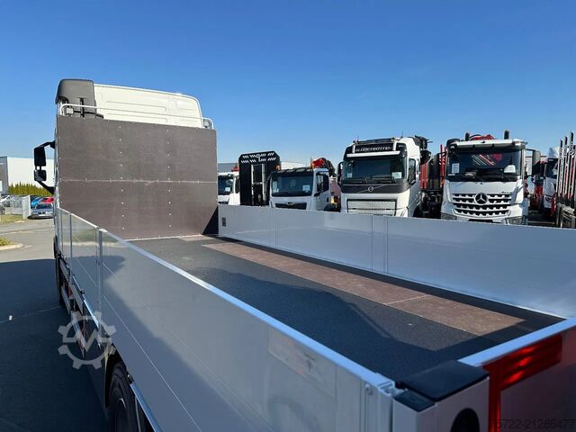 Containertransport Volvo FH 500 6x2 Containerpritsche mit FASSI 545RA.2.28