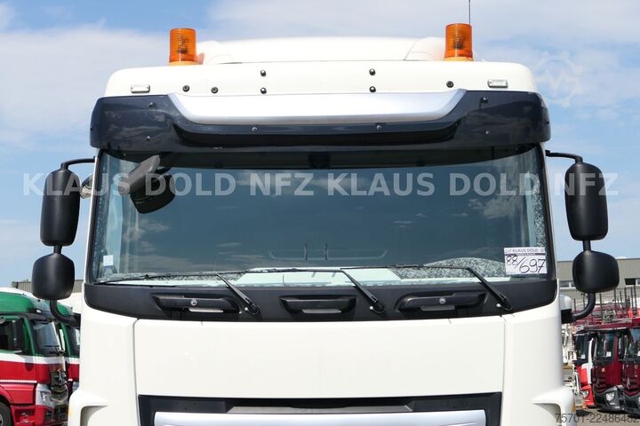 Standard tractor unit DAF XF 530 Space Cab XL-Tank Euro 6