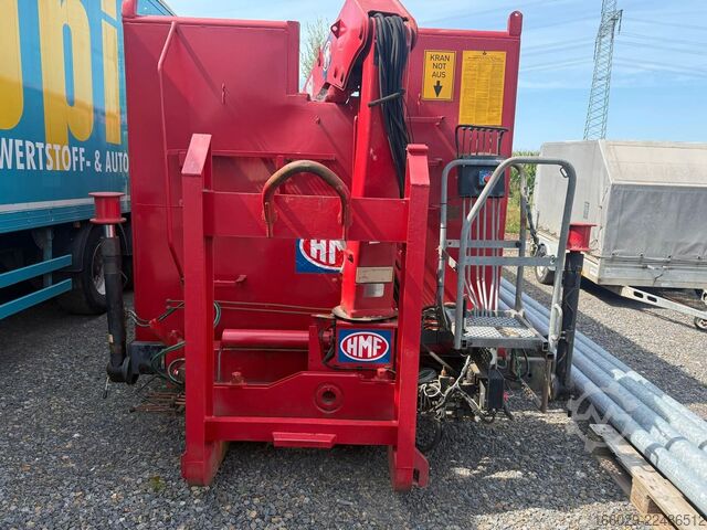 Swap body semitrailer  Abrollcontainer mit HMF Kran