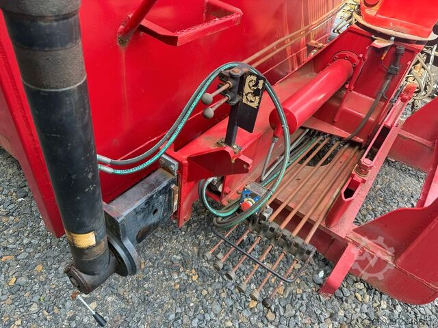 Swap body semitrailer  Abrollcontainer mit HMF Kran