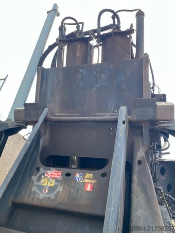 Scrap shear Bonfiglioli Squalo 2000