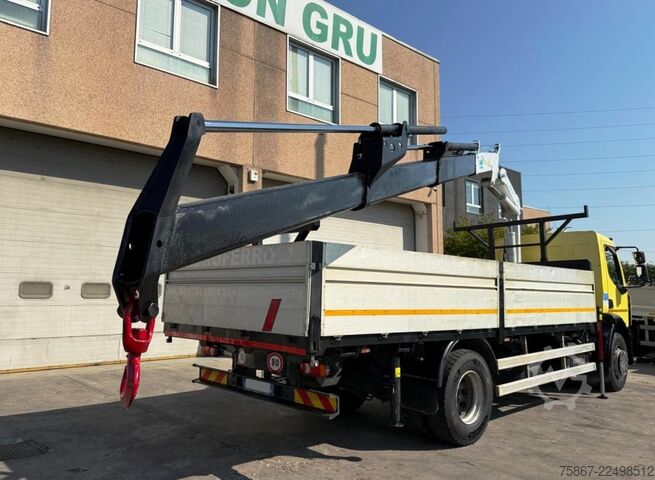Flatbed truck Renault D220