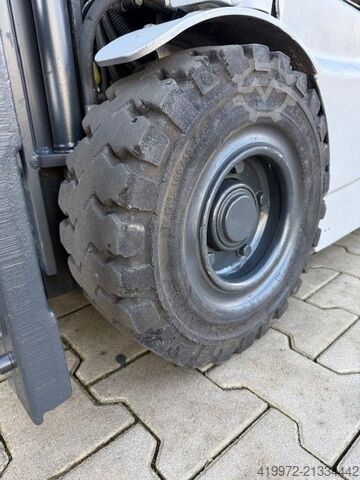 Electric 3-wheel forklift Still RX50-16