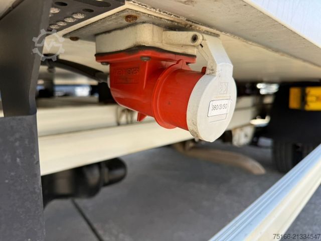 Kühltransporter MERCEDES-BENZ SPRINTER 516 CDI Kühlkoffer LBW 0,75 T*MOTOR NEU