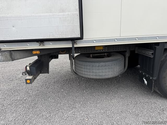 Reefer semitrailer Schmitz Cargobull SKO 24 Rohrbahn Carrier Vector HE 19