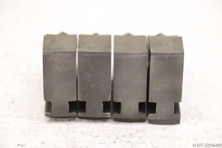 Interchangeable jaws four-jaw chuck unbekannt Breite 18 mm