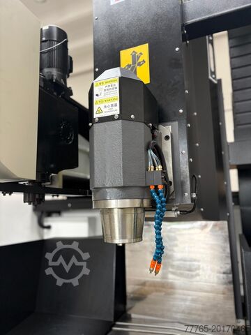 VERTIKALES BEARBEITUNGSZENTRUM Deli CNC HB4D-250