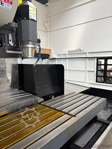 VERTIKALES BEARBEITUNGSZENTRUM Deli CNC HB4D-250