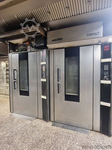 Rotierende Backwarenstücke auf Wagen Wachtel COMPACT 1.8