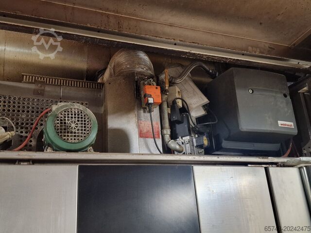 Rotierende Backwarenstücke auf Wagen Wachtel COMPACT 1.8