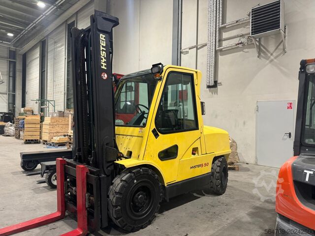 4-wheel forklift Hyster H 5.5 XM // Full cabin // Only 6089 hour