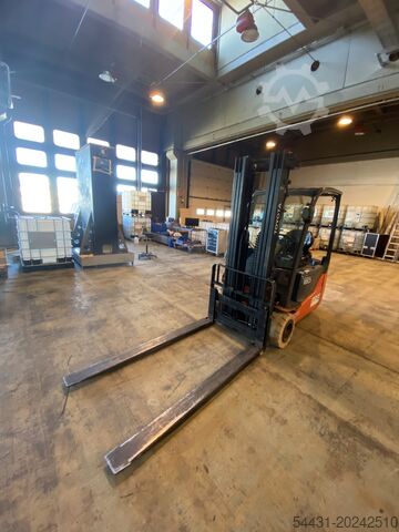 3-wheel forklift TOYOTA 8 FBE 20 T