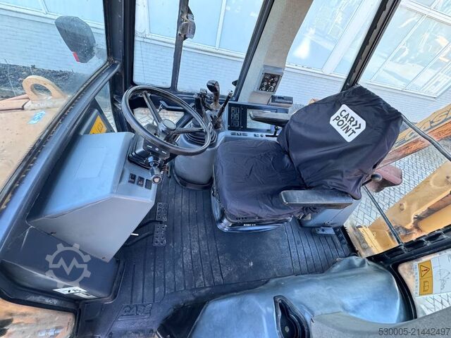 Backhoe loader CASE 590 SLE