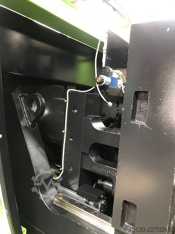 Spritzgießmaschine Engel Victory 330/110 Tech / Produktionslinie