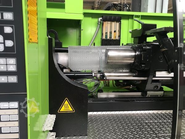 Spritzgießmaschine Engel Victory 330/110 Tech / Produktionslinie