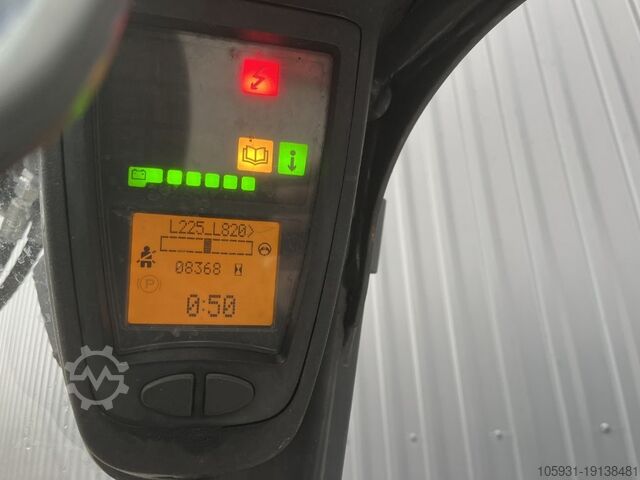 Electric 3-wheel forklift Linde E16-02