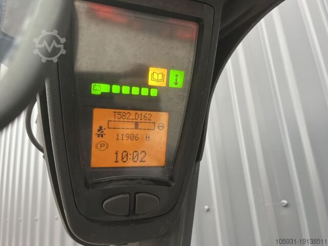 Electric 3-wheel forklift Linde E16-02