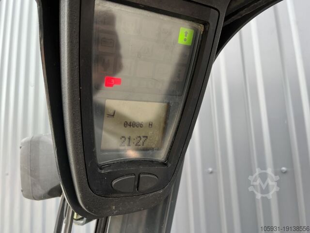 Electric 3-wheel forklift Linde E16C-01