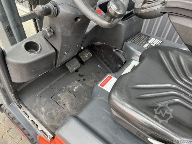 Electric 3-wheel forklift Linde E16C-01