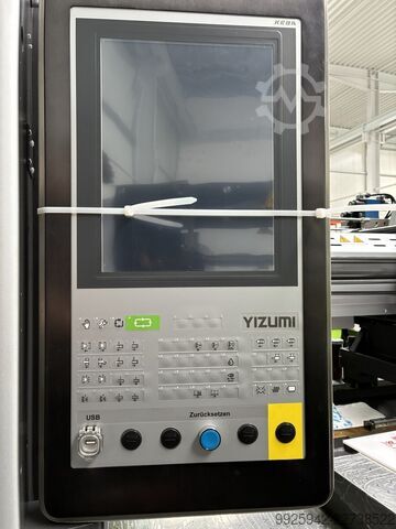 Spritzgießmaschine YIZUMI UN160A6-EU/ IU945