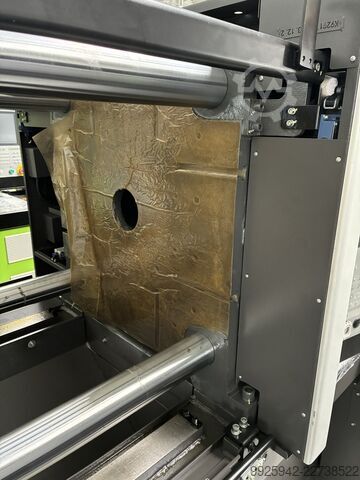 Spritzgießmaschine YIZUMI UN160A6-EU/ IU945