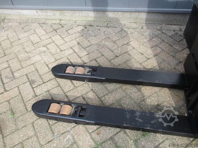 Hochhubwagen BT SWE 080L
