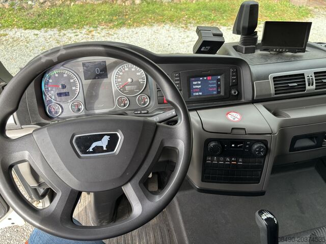 Truck with box body MAN TGL 8.190 BL