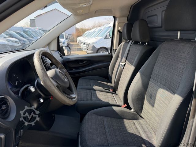 Panel van MERCEDES-BENZ Vito 111 CDI lang AHK 3 Sitzer